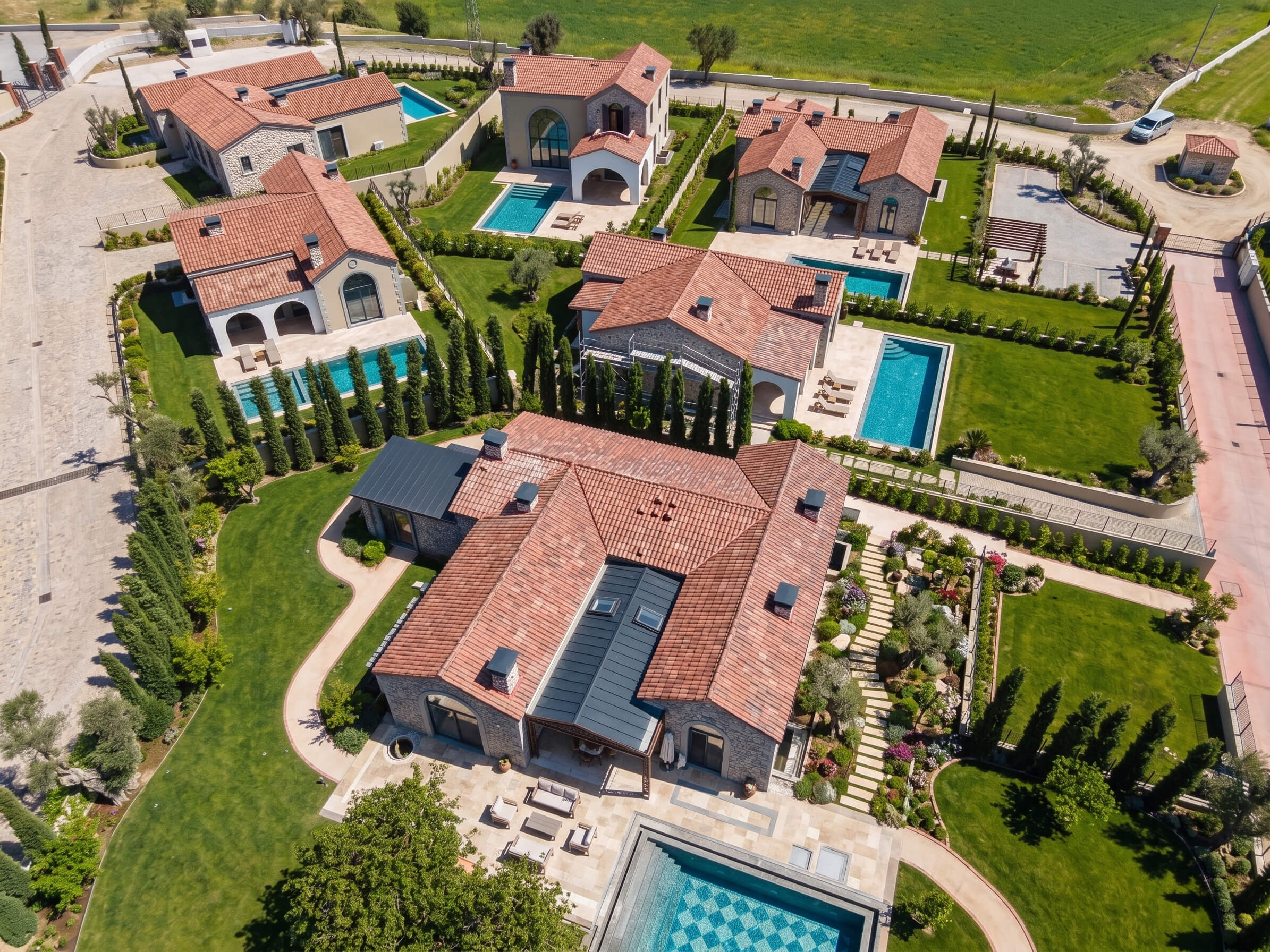 FAMM Urla 20.000 m² anahtar teslim çatı uygulaması